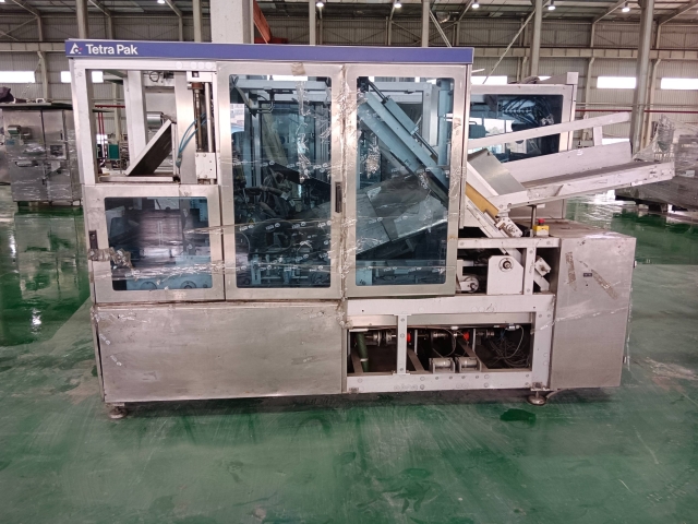 利樂70裝箱機(jī)